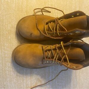 Kids timberland Brown Leather Boots 12 m EUC!